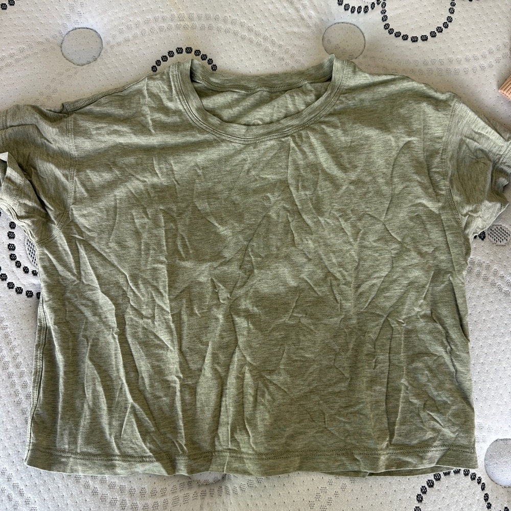 Lululemon Cates t shirt